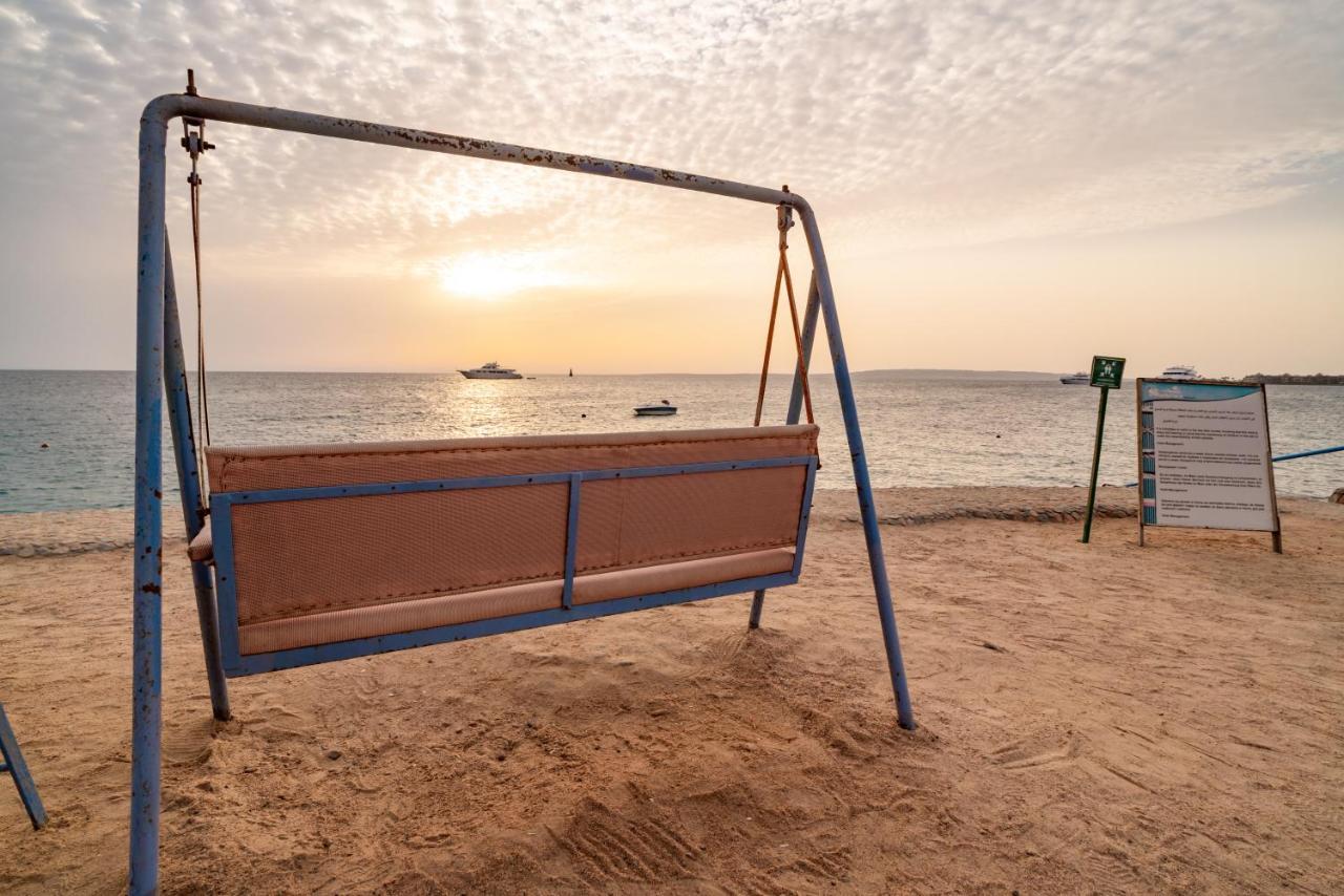 King Tut Aqua Park Beach Resort Hurghada Exterior photo
