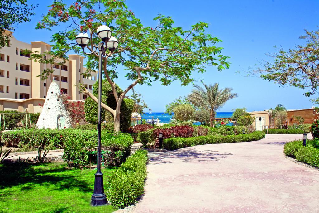 King Tut Aqua Park Beach Resort Hurghada Exterior photo